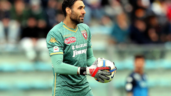 NBA重罚杰伦·布朗！公开怒喷裁判遭罚35万元，罚球差距引发热议