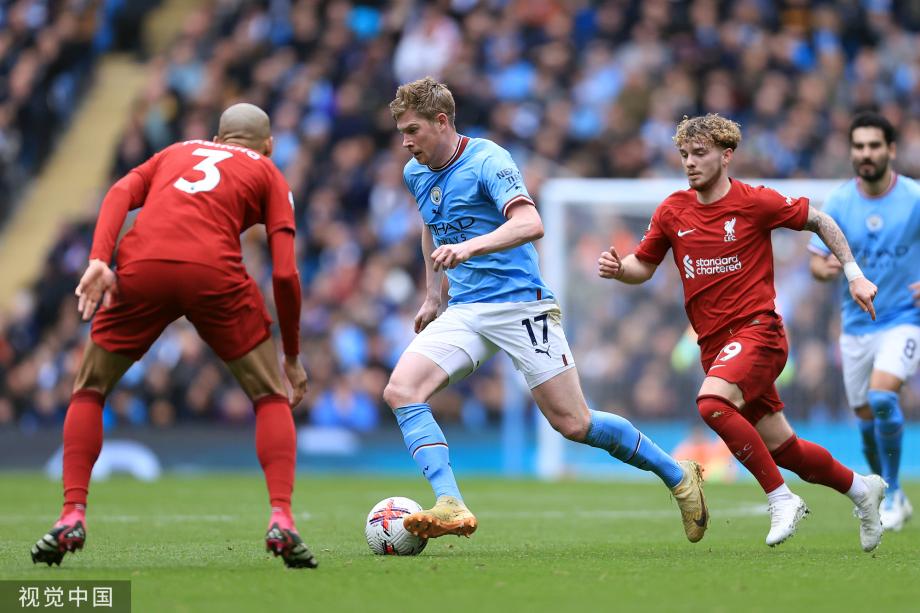 孙铭徽发动快速反击 塔克顺下飞身上篮